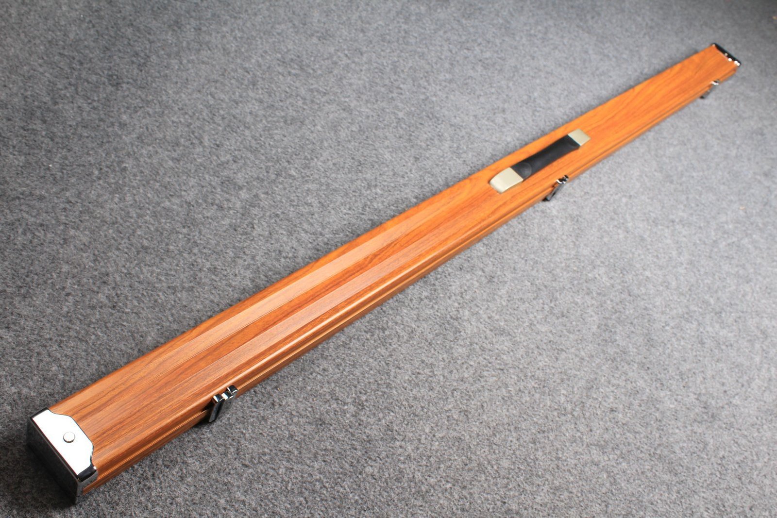Slim Aluminium One-Piece Cue Case with Flocked Interior
