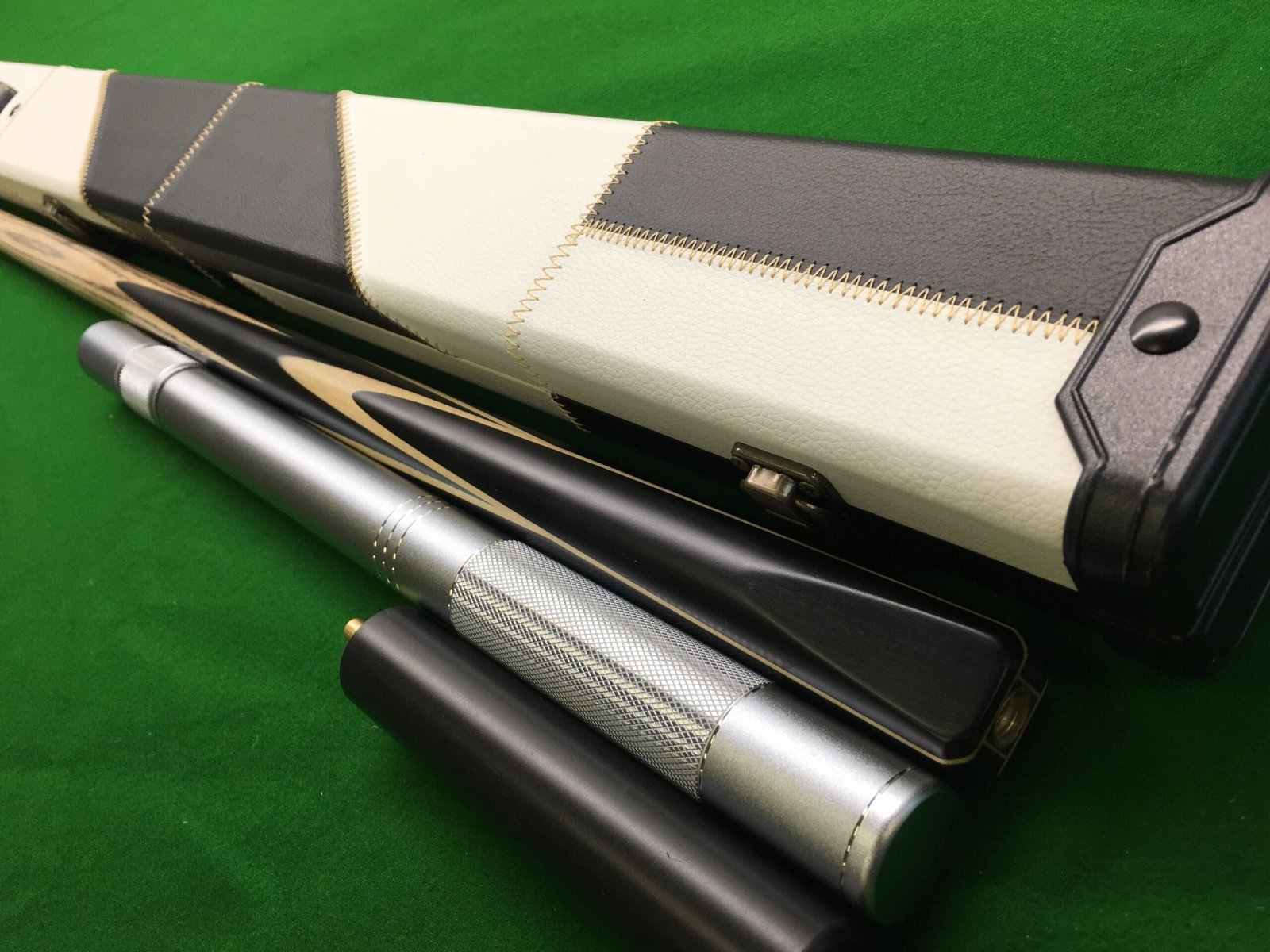 One-Piece Ash Snooker Cue Set with Hard Case - WDA - Image 2