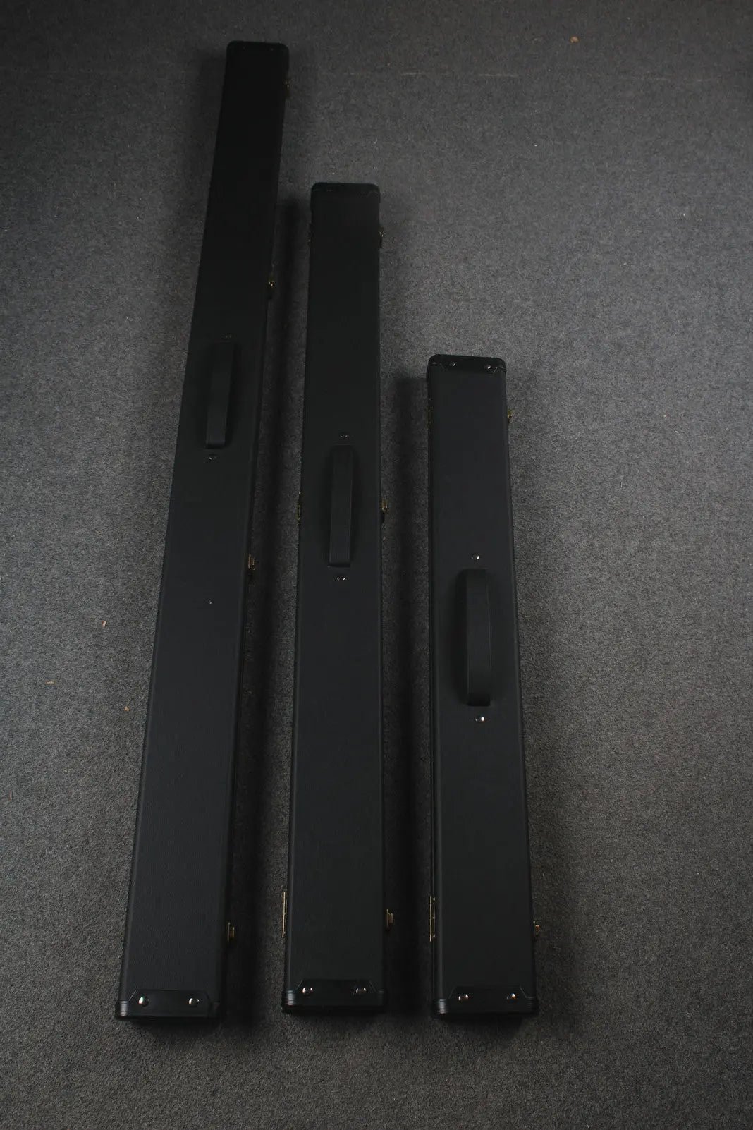 Plain Black 3-Slot Hard Cue Case with Plastic End Caps